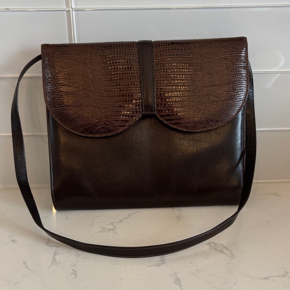 Vintage Coret Chic Dark Brown Shoulder Bag